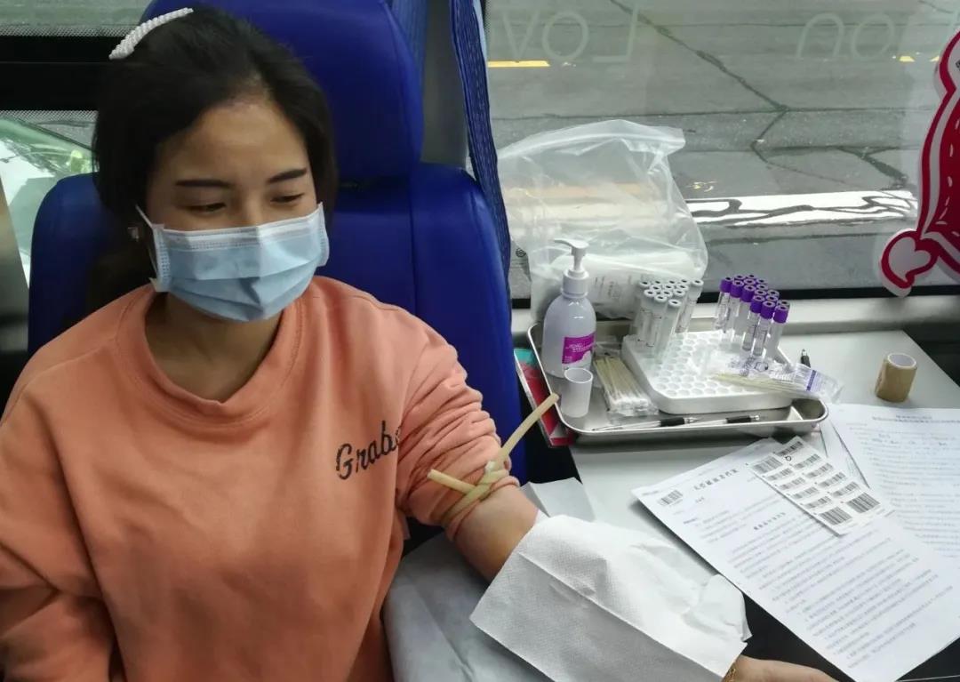 爱心献血，温暖中国，十大买球的正规网站在行动！