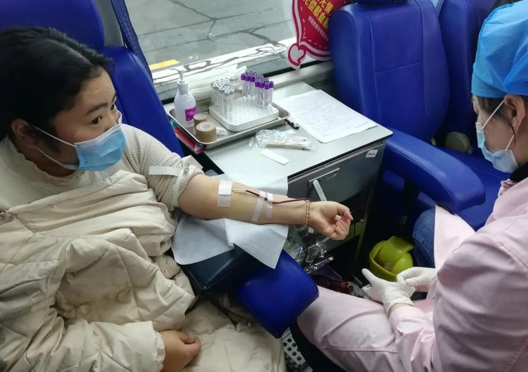 爱心献血，温暖中国，十大买球的正规网站在行动！