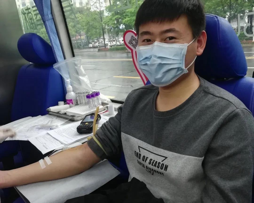 爱心献血，温暖中国，十大买球的正规网站在行动！